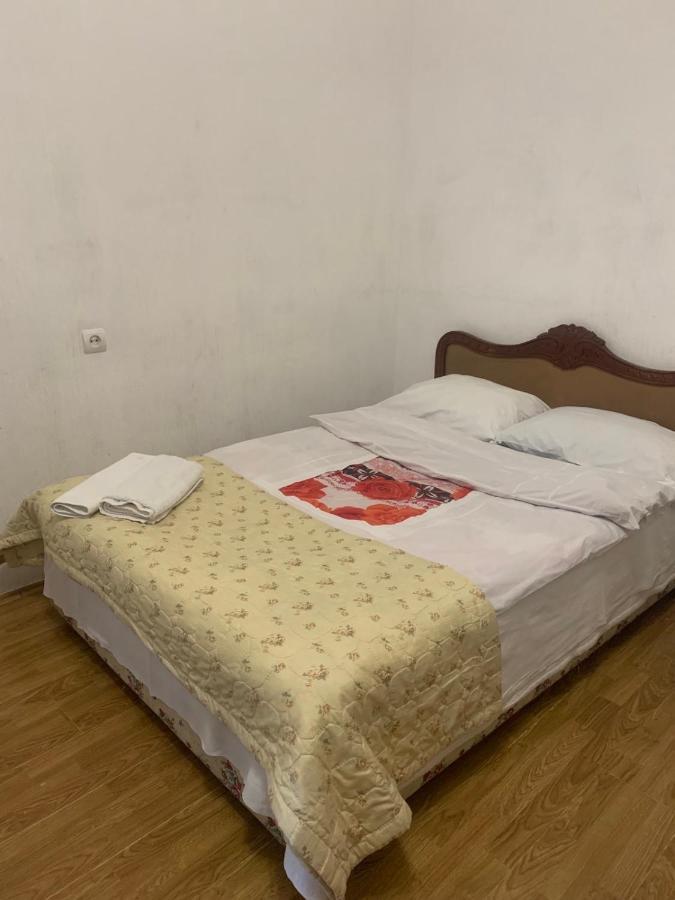 Leila Apartment Tbilisi Buitenkant foto