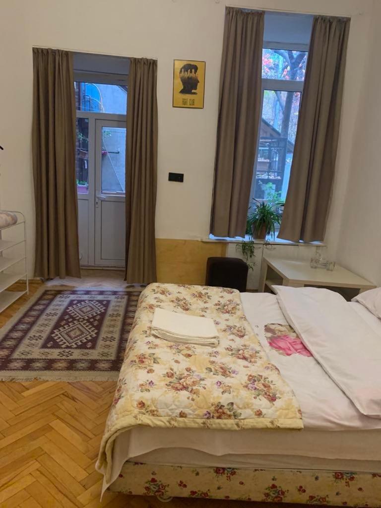 Leila Apartment Tbilisi Buitenkant foto